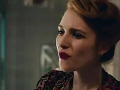 Una milf tettona e una bella video porno vecchie zoccole ragazzina si sono godute un cazzo sul divano